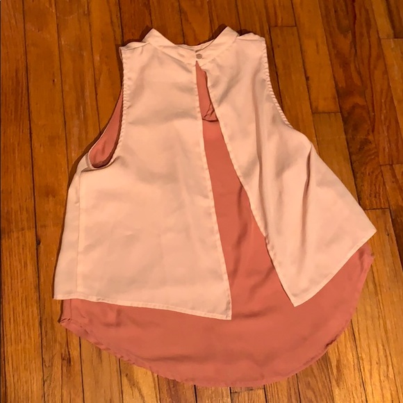Medium Sleeveless Blouse - Picture 3 of 3